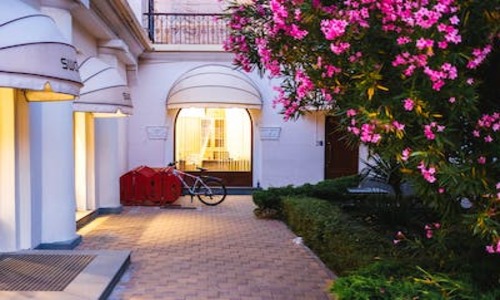 7 Cool Milwaukee Backyard Ideas (Get Your Pen Out)