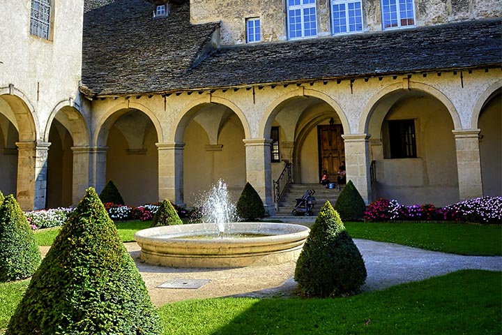 formal courtyard fountain